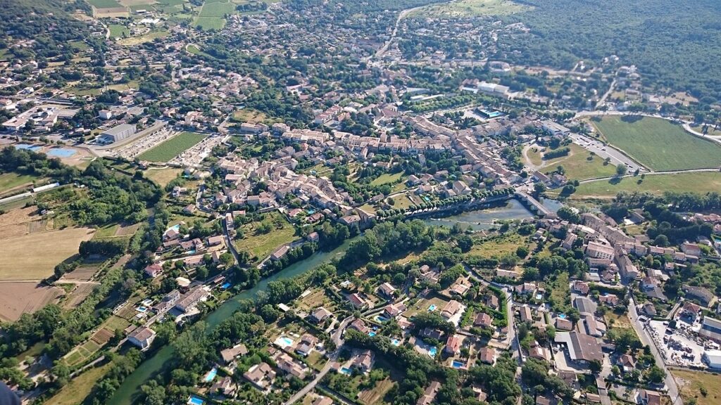 vue aérienne ville quissac